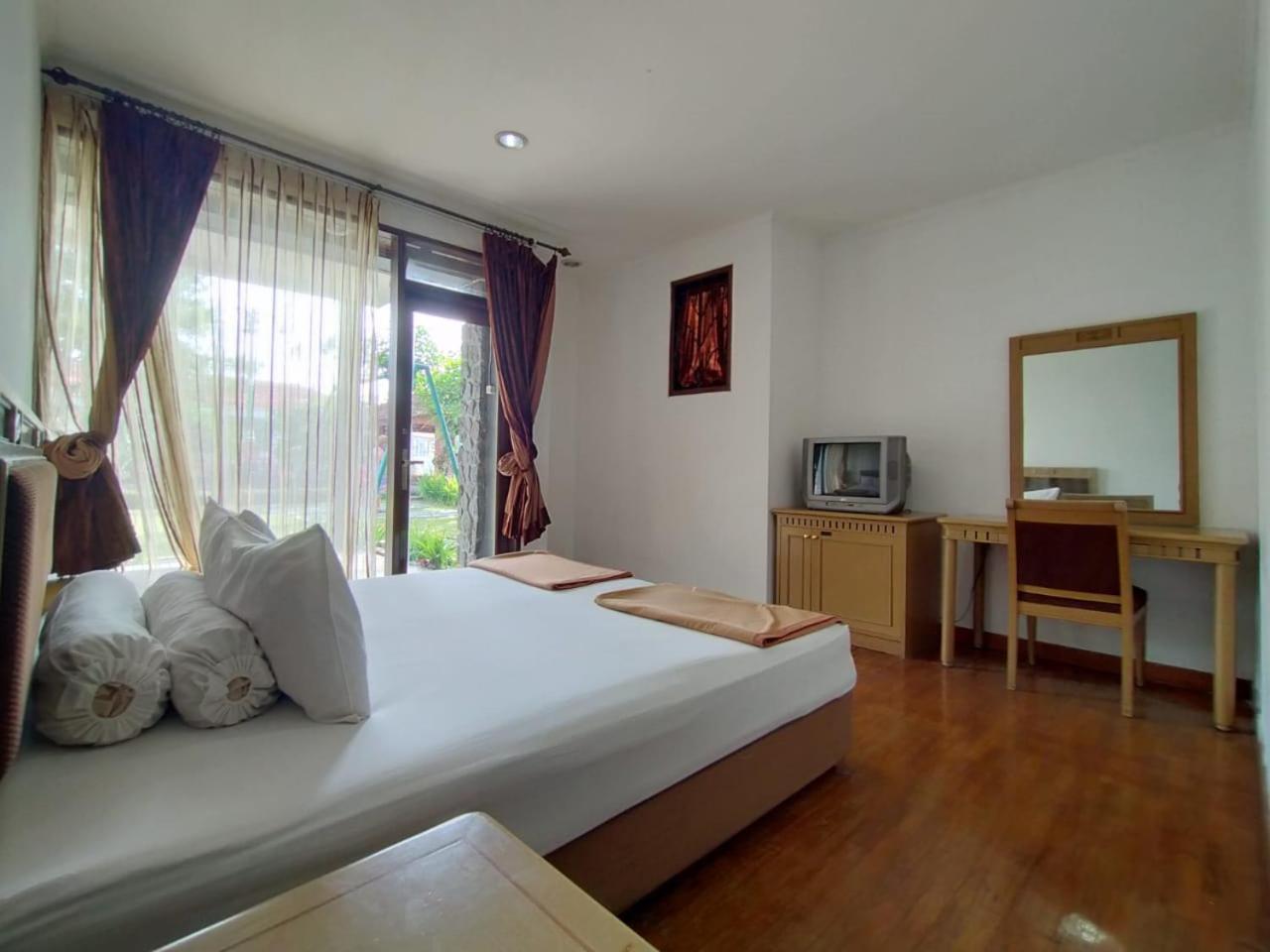 Villa Bukit Danau Lot 14 Cinengangirang Exterior foto